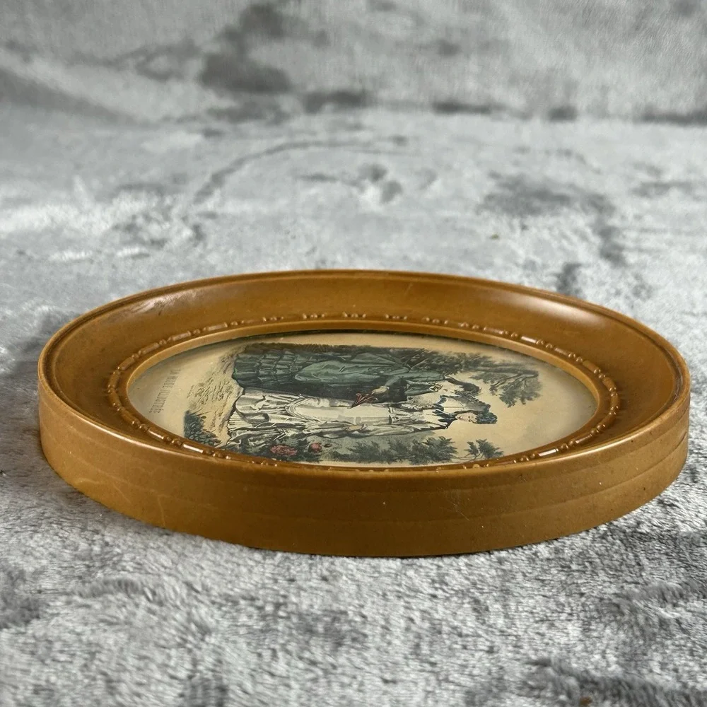 Vintage Oval Framed Le Mode Print Small Size Plastic Resin Frame 50s ? Retro